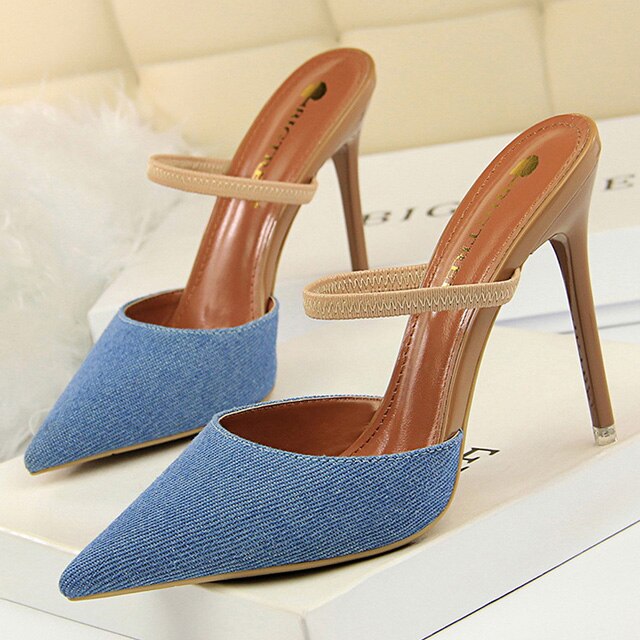 Classic women fashion hitten heels